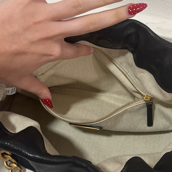 Tory Burch Willa Large Drawstring Bag • NWT • Black Quilted Leather - Picture 6 of 11